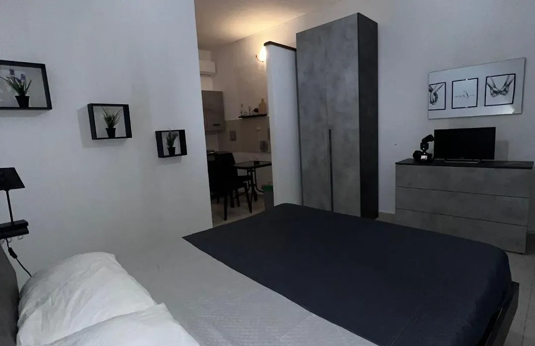 Lion'S Room-1